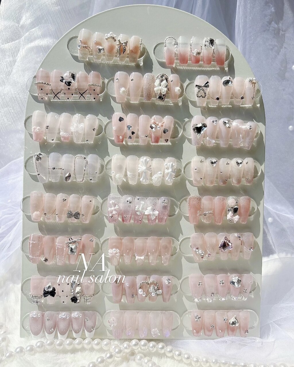 サンプルチップ展示 ヌードピンク ちゅるん リボンパーツ ハートビジュー