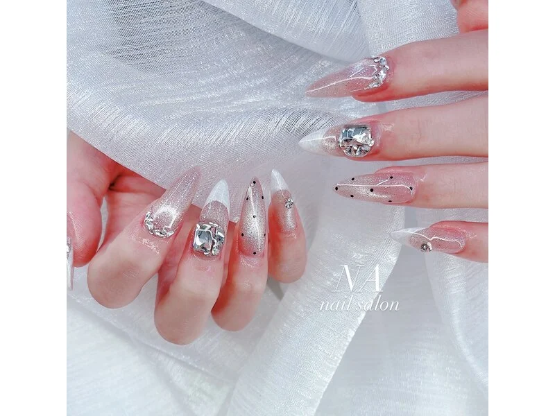 ワンホンネイル｜心斎橋 NA nail salon｜パーツ付け放題 ピンクベージュ 立体アート